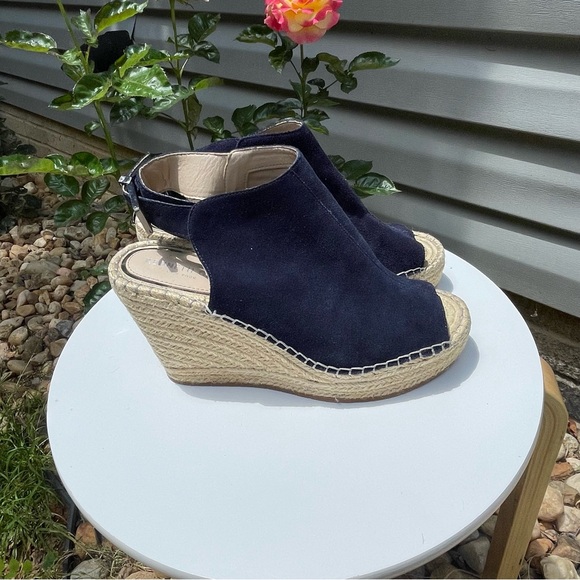 Kenneth Cole Olivia Navy Blue Suede Wedge Platform Sandal Size 9.5M - Picture 4 of 10